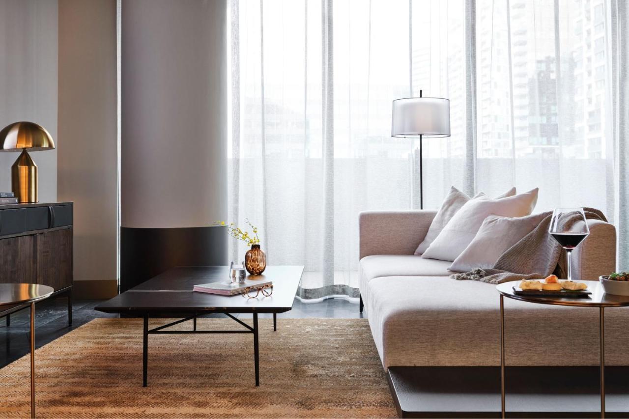 멜버른 메리어트 호텔 독랜스 멜번 외부 사진 A living room in a private house