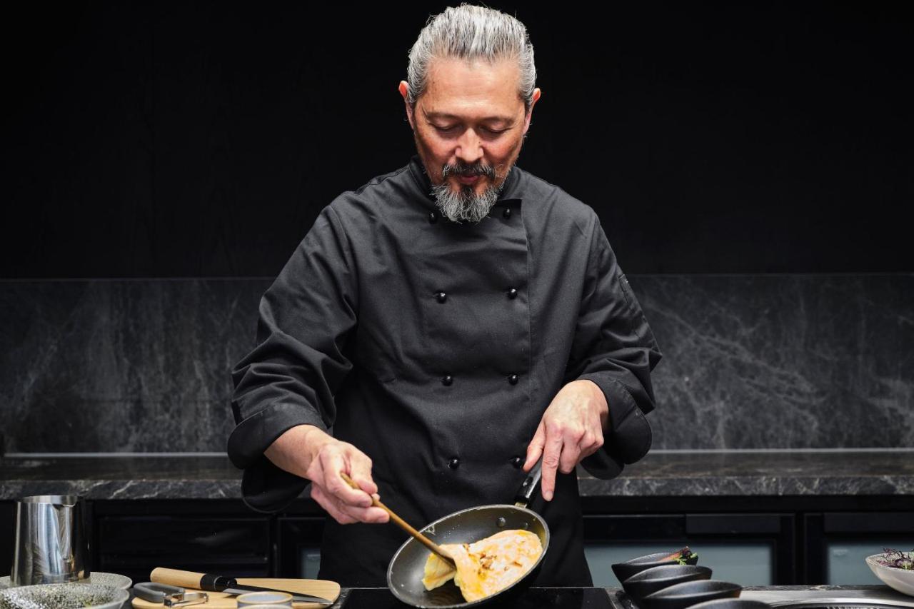 멜버른 메리어트 호텔 독랜스 멜번 외부 사진 Chef preparing food
