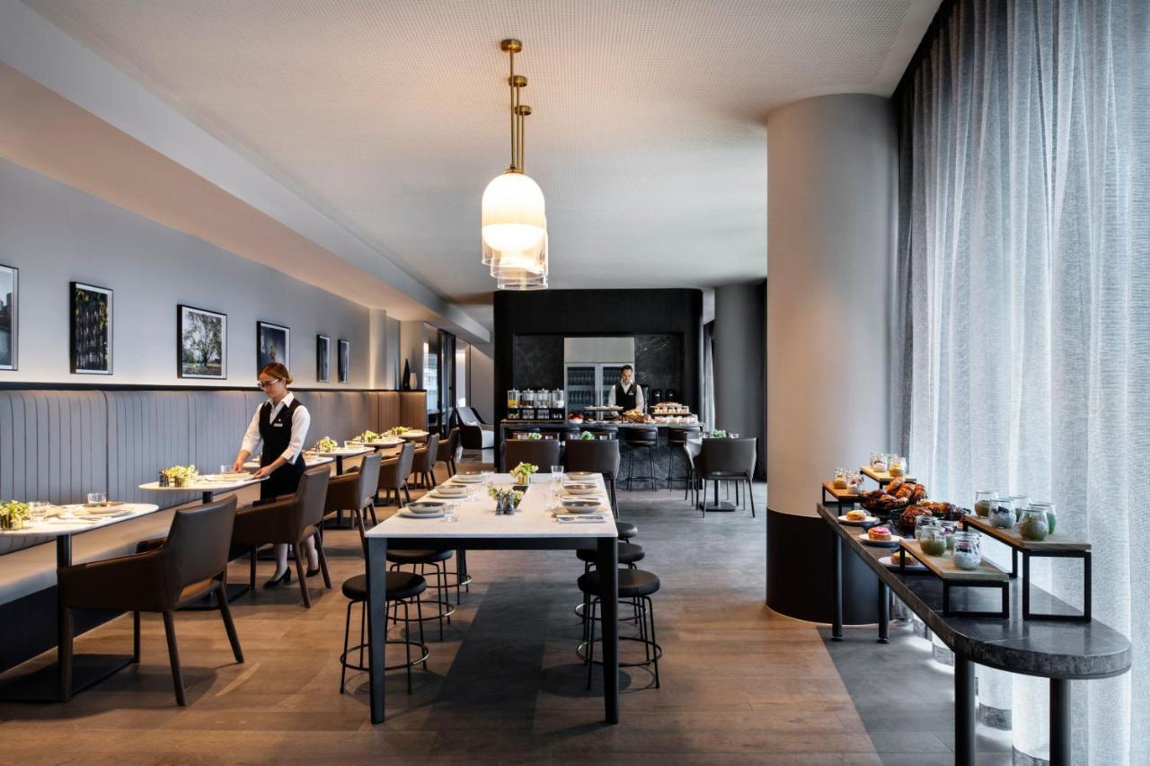 멜버른 메리어트 호텔 독랜스 멜번 외부 사진 The lounge at London Heathrow Airport