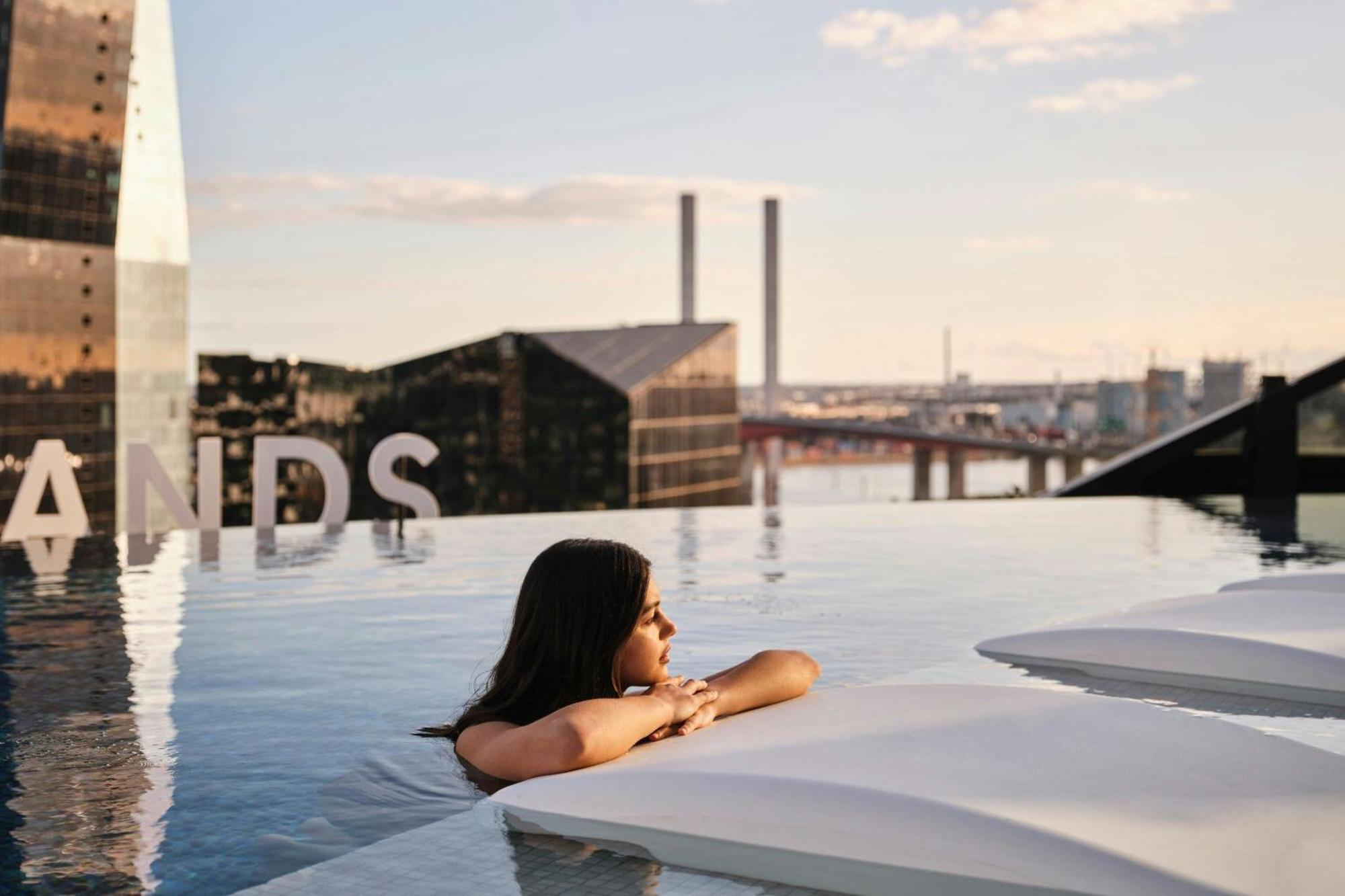 멜버른 메리어트 호텔 독랜스 멜번 외부 사진 Skyline pool